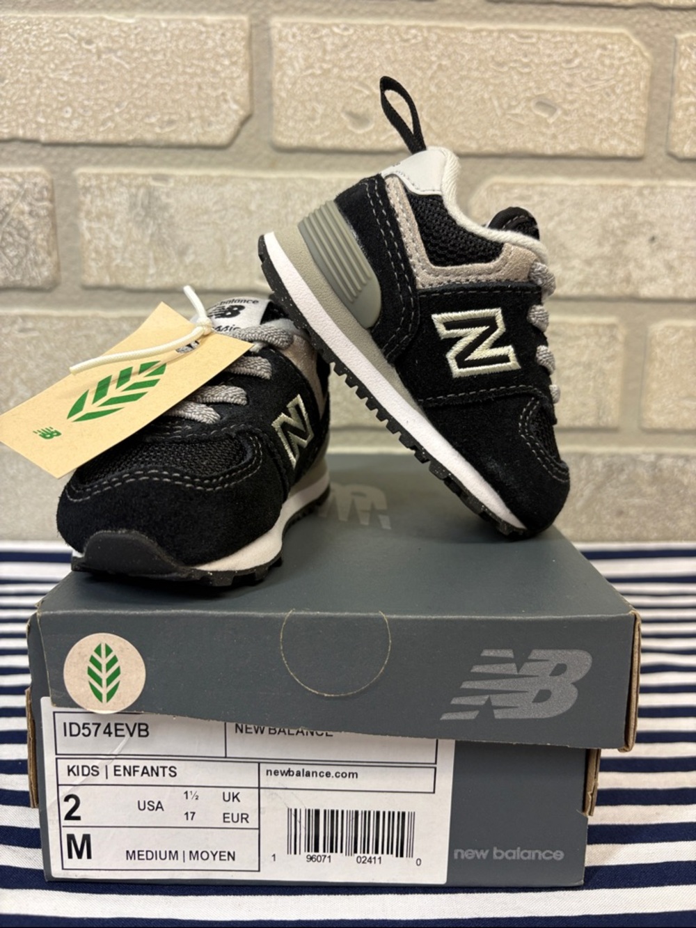 New Balance Infant Black and Gray Lace-Up Bungee Sneakers Size 2